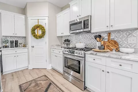 Kitchen - 669 Pacific Commons Dr, Surfside Beach, SC 29575 photo 5 of 8