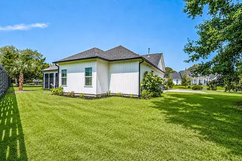 Exterior - 669 Pacific Commons Dr, Surfside Beach, SC 29575 photo 7 of 10