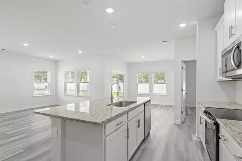 Kitchen - 35 Hunting Pl, Georgetown, SC 29440 photo 6 of 6