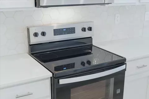 Kitchen - 178 Black Oak Rd, Georgetown, SC 29440 photo 5 of 10