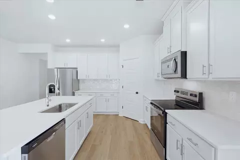 Kitchen - 178 Black Oak Rd, Georgetown, SC 29440 photo 2 of 10