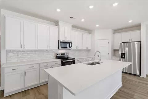 Kitchen - 168 Black Oak Rd, Georgetown, SC 29440 photo 6 of 11
