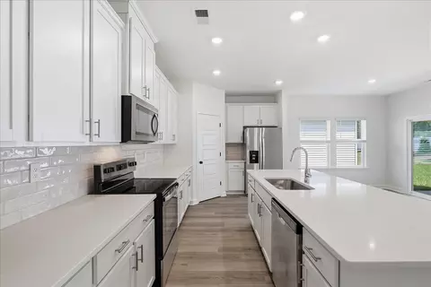 Kitchen - 168 Black Oak Rd, Georgetown, SC 29440 photo 4 of 11
