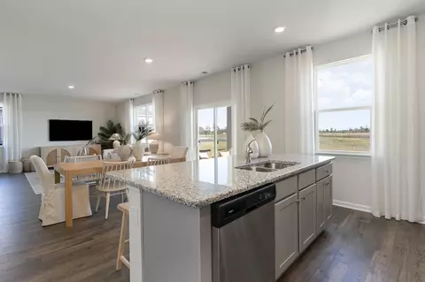 Kitchen - 433 Green Ash Dr, Conway, SC 29527 photo 4 of 4