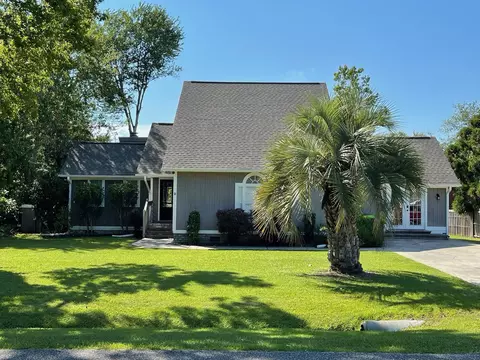 Exterior - 7 Pine Valley Ln, Myrtle Beach, SC 29575 photo 15 of 17