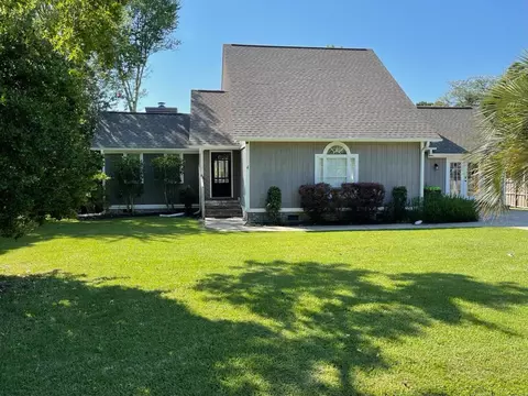 Exterior - 7 Pine Valley Ln, Myrtle Beach, SC 29575 photo 14 of 17