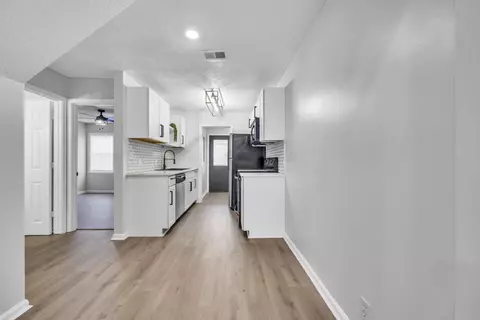 Entry Way - 801 Burcale Rd #E2, Myrtle Beach, SC 29579 photo 2 of 2