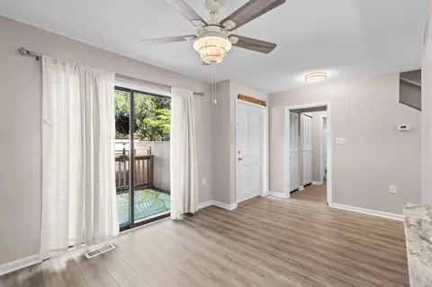 Living - 30 Peter Horry Ct #182, Georgetown, SC 29440 photo 5 of 7