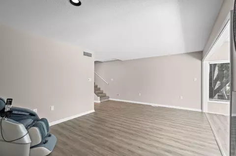 Living - 30 Peter Horry Ct #182, Georgetown, SC 29440 photo 3 of 7