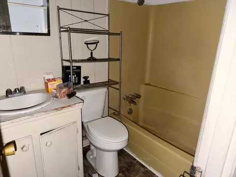 Bath - 509 Baker St, Marion, SC 29571 photo 2 of 3