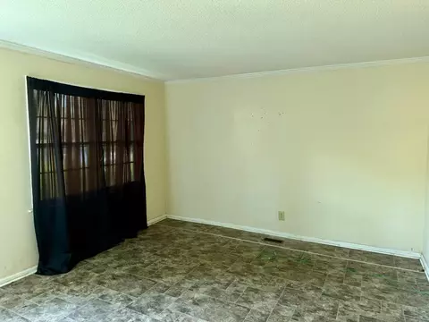 Living - 509 Baker St, Marion, SC 29571 photo 1 of 2