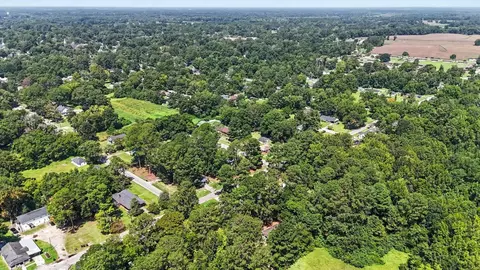 View/Area - 411 E Wine St, Mullins, SC 29574 photo 3 of 4