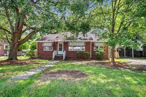 1916 Calhoun Dr, Georgetown, SC 29440