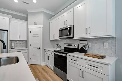 Kitchen - 3367 Red Bluff Rd, Loris, SC 29569 photo 5 of 6
