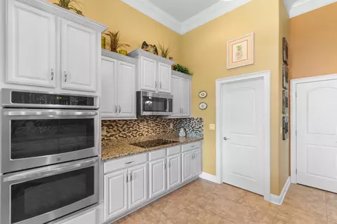 Kitchen - 674 Evers Loop, Surfside Beach, SC 29575 photo 6 of 6