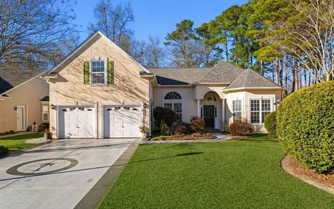 6391 Longwood Dr, Murrells Inlet, SC 29576