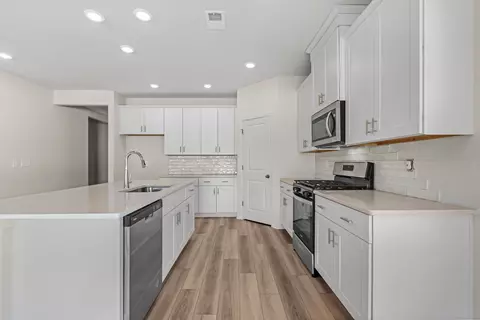 Kitchen - 412 Congaree St, Longs, SC 29568 photo 4 of 6