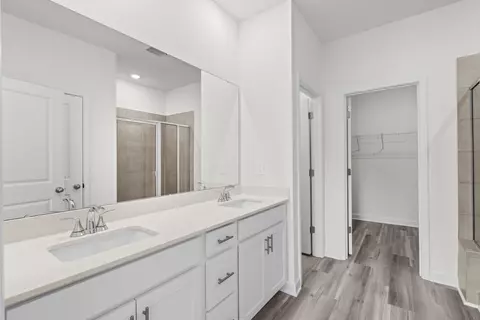 Bath - 424 Congaree St, Longs, SC 29568 photo 1 of 2
