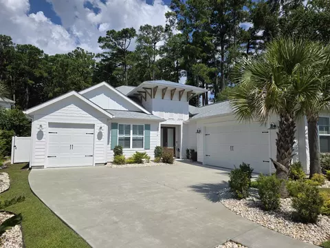 2016 Manor Parc Dr, Calabash, NC 28467