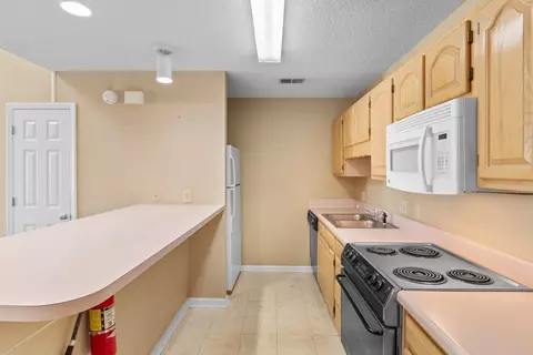 Kitchen - 218 Double Eagle Dr #E2, Myrtle Beach, SC 29575 photo 3 of 4