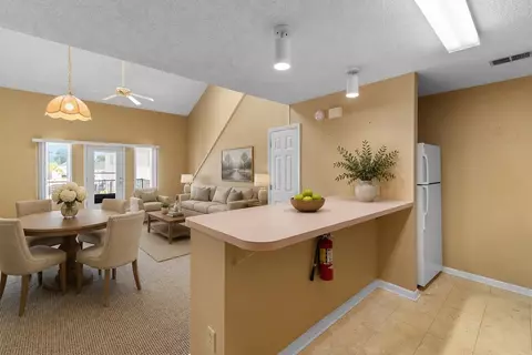 Dining - 218 Double Eagle Dr #E2, Myrtle Beach, SC 29575 photo 1 of 1
