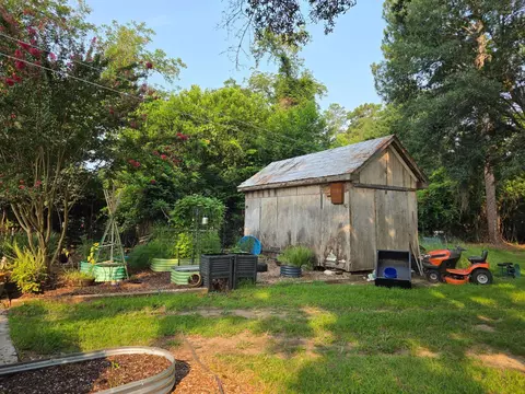 Exterior - 558 Elm Elm St, Fair Bluff, NC 28439 photo 1 of 3
