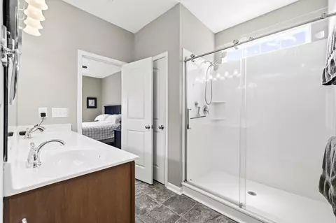 Bath - 672 Old Castle Loop, Myrtle Beach, SC 29579 photo 2 of 6