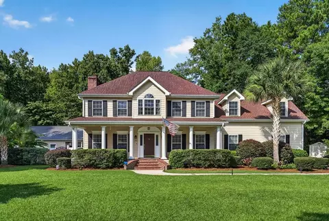 810 River Oaks Cir, Pawleys Island, SC 29585