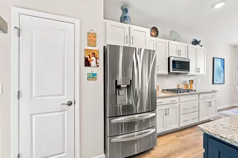 Kitchen - 567 Shellbark Dr, Longs, SC 29568 photo 7 of 8