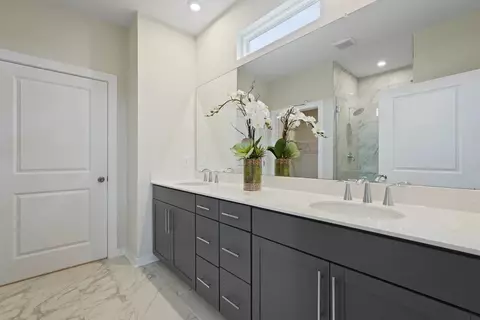 Bath - 138 Cascade Dr, Conway, SC 29527 photo 2 of 5