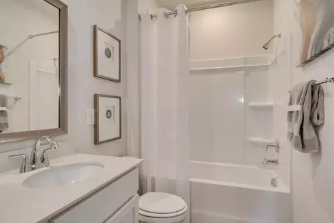 Bath - 142 Cascade Dr, Conway, SC 29527 photo 4 of 4