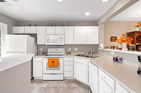 Kitchen - 1061 Williston Loop #-, Murrells Inlet, SC 29576 photo 2 of 4