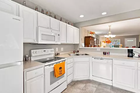 Kitchen - 1061 Williston Loop #-, Murrells Inlet, SC 29576 photo 3 of 4