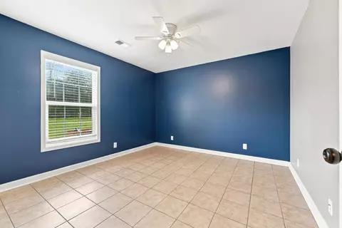 Bedroom - 1617 Pine Level Dr, Loris, SC 29569 photo 3 of 4