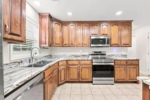 Kitchen - 1617 Pine Level Dr, Loris, SC 29569 photo 4 of 5