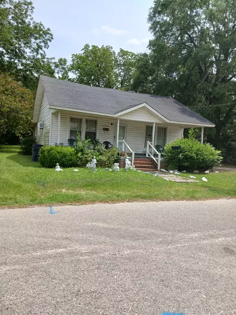 607 Smith St, Marion, SC 29571