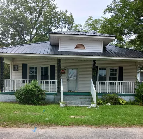 605 Smith St, Marion, SC 29571