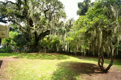 Exterior - 329 Bayview Ave, Georgetown, SC 29440 photo 2 of 5