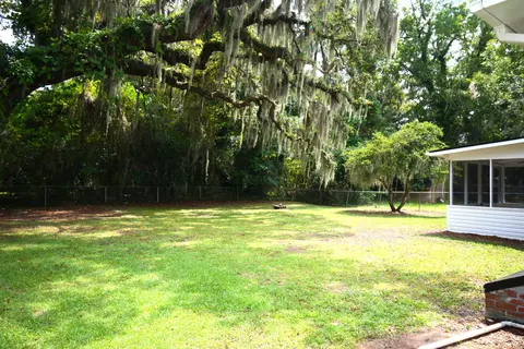 Exterior - 329 Bayview Ave, Georgetown, SC 29440 photo 5 of 5