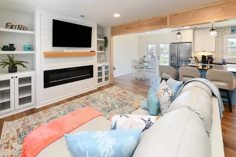 Living - 1931 Lakeview Cir, Surfside Beach, SC 29575 photo 2 of 6