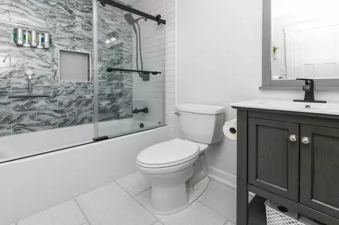 Bath - 1931 Lakeview Cir, Surfside Beach, SC 29575 photo 4 of 4