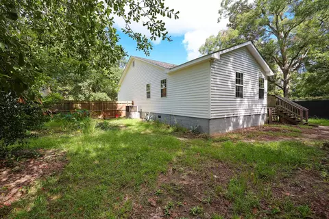 Exterior - 1709 Singleton St, Conway, SC 29527 photo 5 of 14