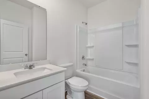 Bath - 526 Castillo Dr, Loris, SC 29569 photo 1 of 2