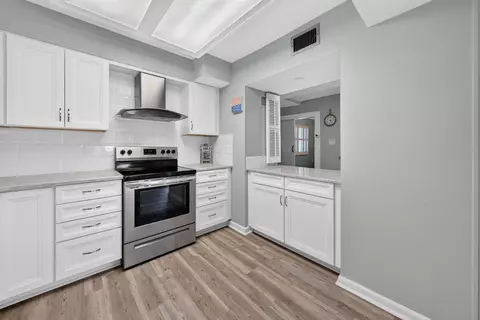 Kitchen - 64 Bamboo Loop #161, Georgetown, SC 29440 photo 3 of 4