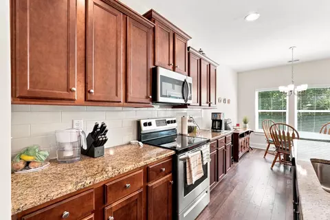 Kitchen - 325 Brighton Pl, Conway, SC 29526 photo 2 of 7