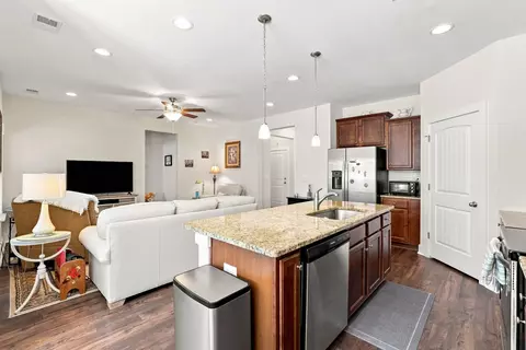 Kitchen - 325 Brighton Pl, Conway, SC 29526 photo 4 of 7