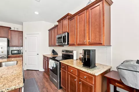 Kitchen - 325 Brighton Pl, Conway, SC 29526 photo 6 of 7
