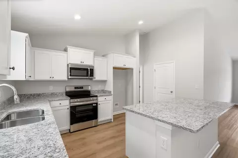 Kitchen - 45 Bennington Ct, Georgetown, SC 29440 photo 2 of 2