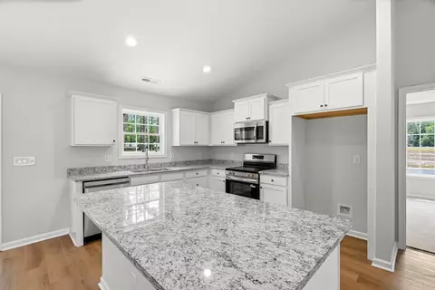 Kitchen - 45 Bennington Ct, Georgetown, SC 29440 photo 1 of 2