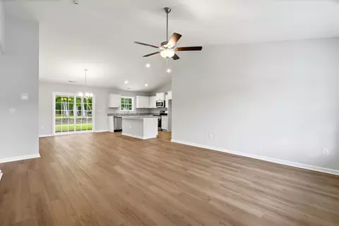 Living - 45 Bennington Ct, Georgetown, SC 29440 photo 1 of 2